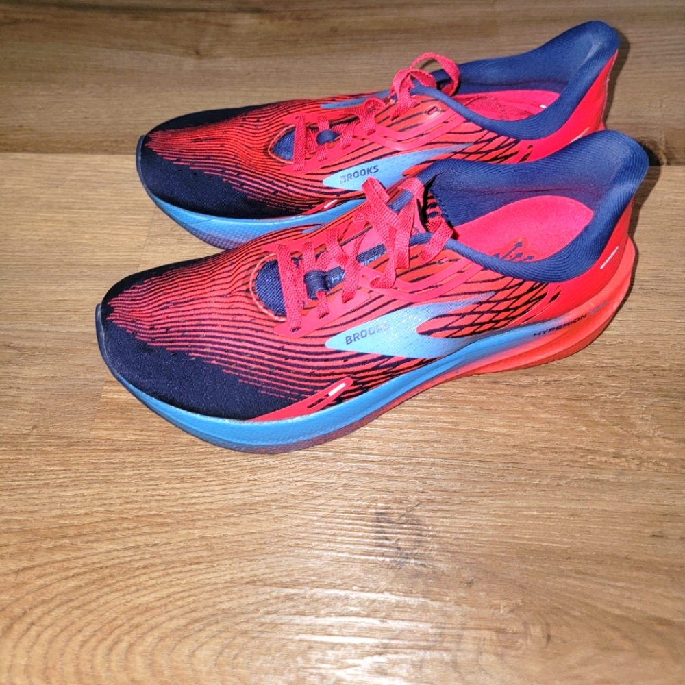 Brooks Hyperion size 8 women